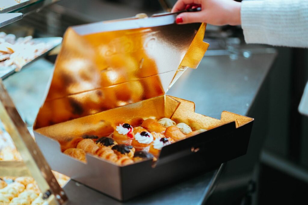 products_clap_carousel-4 Scatola Clap per pasticceria personalizzabile
