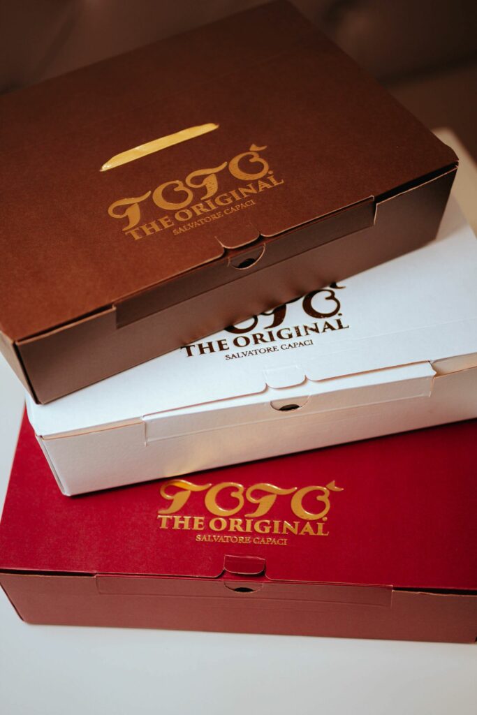 products_clap_carousel-8 Scatola Clap per pasticceria personalizzabile
